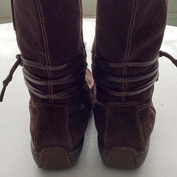 Timberland Suede Winter Boots in Size 7.5 - Picture 8 of 8